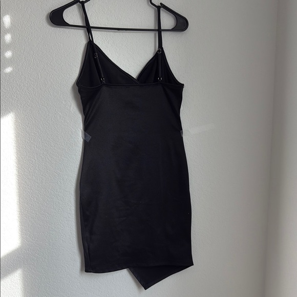 Elegant Black Draped Dress IRIS - Picture 5 of 10